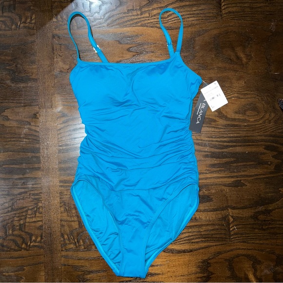 Women’s One Piece Swimsuit NWT - Picture 1 of 11